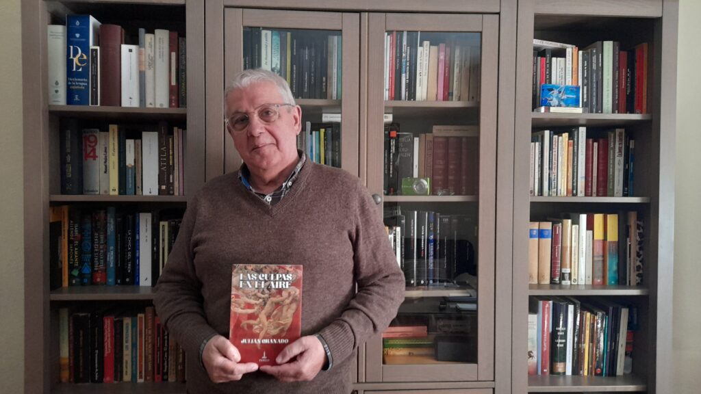 Julián Granado recrea una tragedia filosofal en la Feria de Abril sevillana con ‘Las culpas en el aire’ 1 - Pábilo Editorial